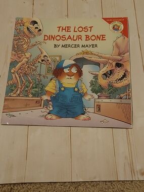 Thee Lost Dinosaur Bone By Mercer Mayer Easy Reader Book